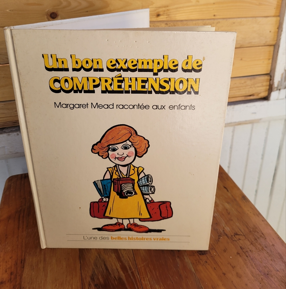 Vintage Children's Book with Illustrated Cover Un Bon Exemple De Compréhension